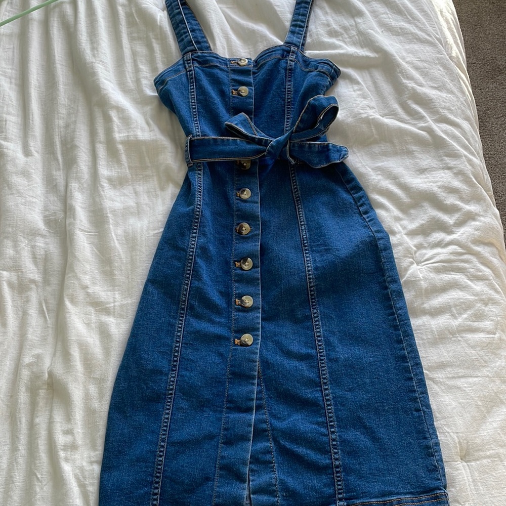 H&M divided button up denim dress with belt